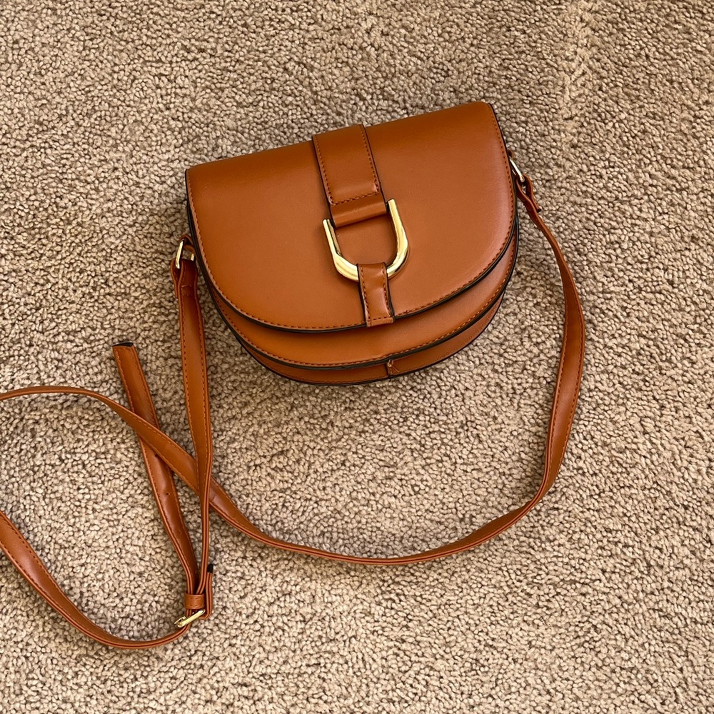 Elegant Tan Crossbody Bag